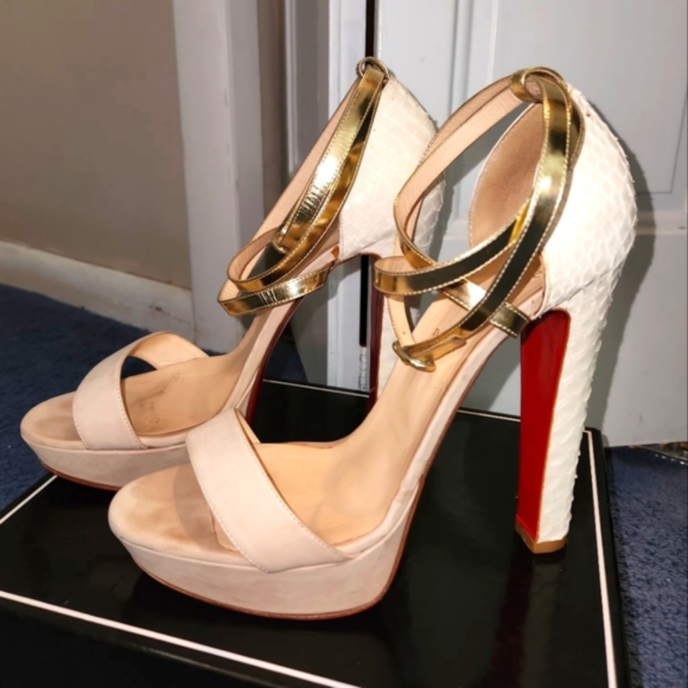 CHRISTIAN LOUBOUTIN IVORY REPTILE LEATHER & SUEDE GOLD ANKLESTRAP SANDALS, 41